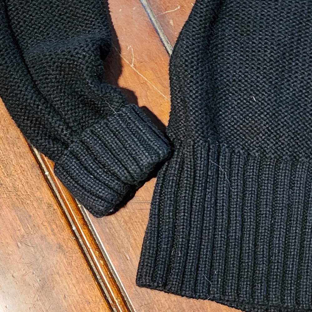 GAP cute cable